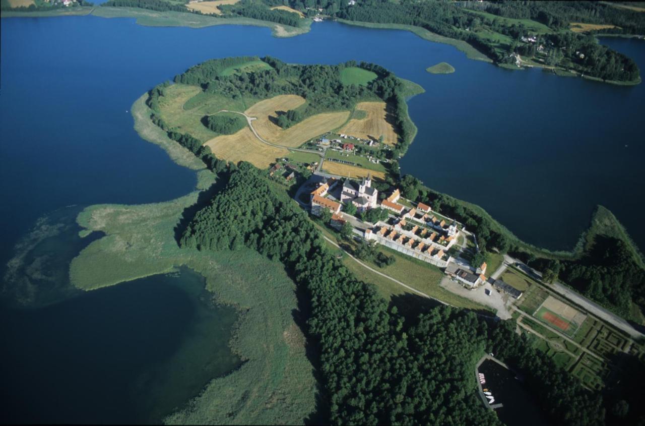 Pokamedulski Klasztor W Wigrach Wigry Exterior photo
